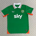 Maillot domicile 25/26 de l'Irlande Le 12 -ème Maillot, maillot de football vert avec logo et détails officiels.
