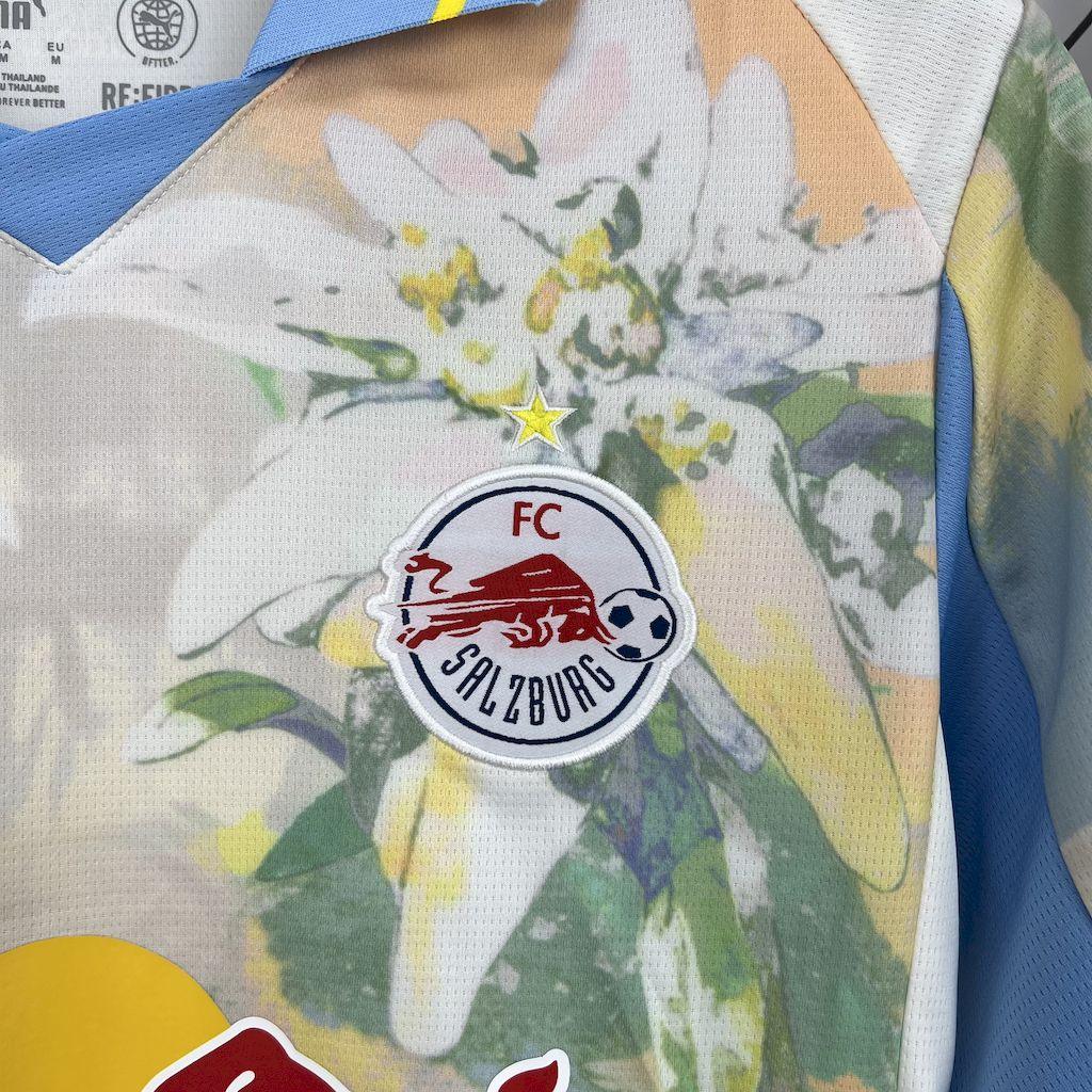 Maillot Salzburg 2025-26 Le 12 -ème Maillot, maillot de football avec logo et design aux couleurs de l'équipe.