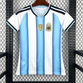 Maillot domicile femme Argentine 25/26 de la marque Le 12 -ème Maillot, vue de face avec logo et détails du maillot.