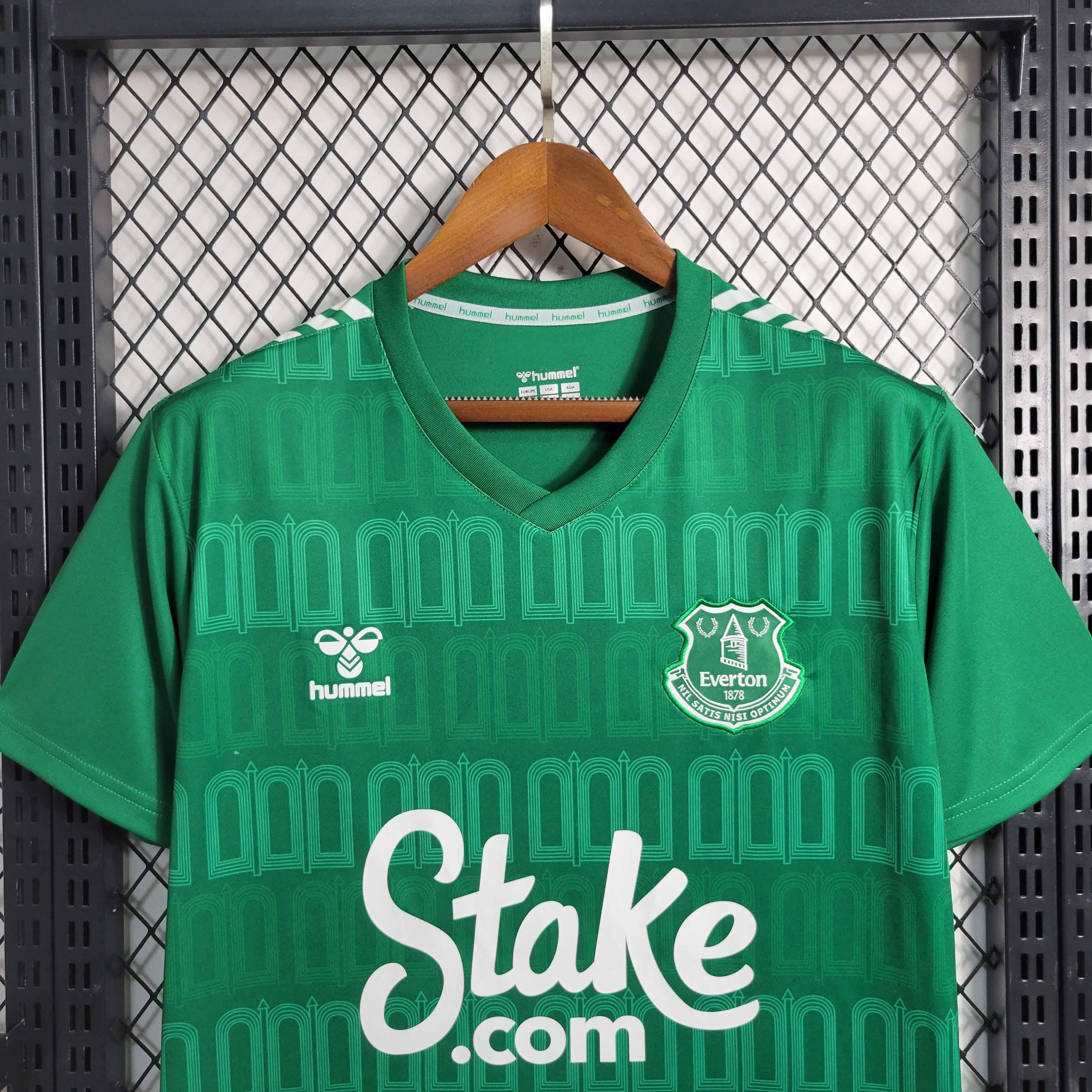 Maillot extérieur Everton 2024-25 Le 12 -ème Maillot, maillot de football avec logo de l'équipe et design officiel.