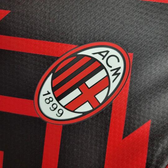 Maillot d'entraînement AC Milan 2023-2024 Le 12-ème Maillot, maillot de sport avec logo et design officiel.