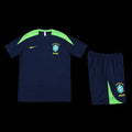 Ensemble Brésil de Le 12 -ème Maillot, maillot de football avec logo du Brésil et détails verts et jaunes.
