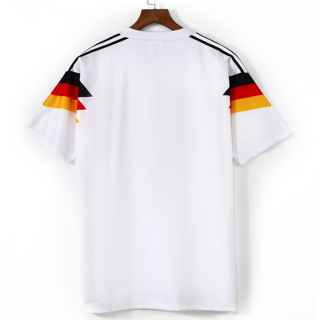 Maillot domicile rétro de l'Allemagne 1990, marque Le 12 -ème Maillot, vue de face avec logo et détails du maillot.