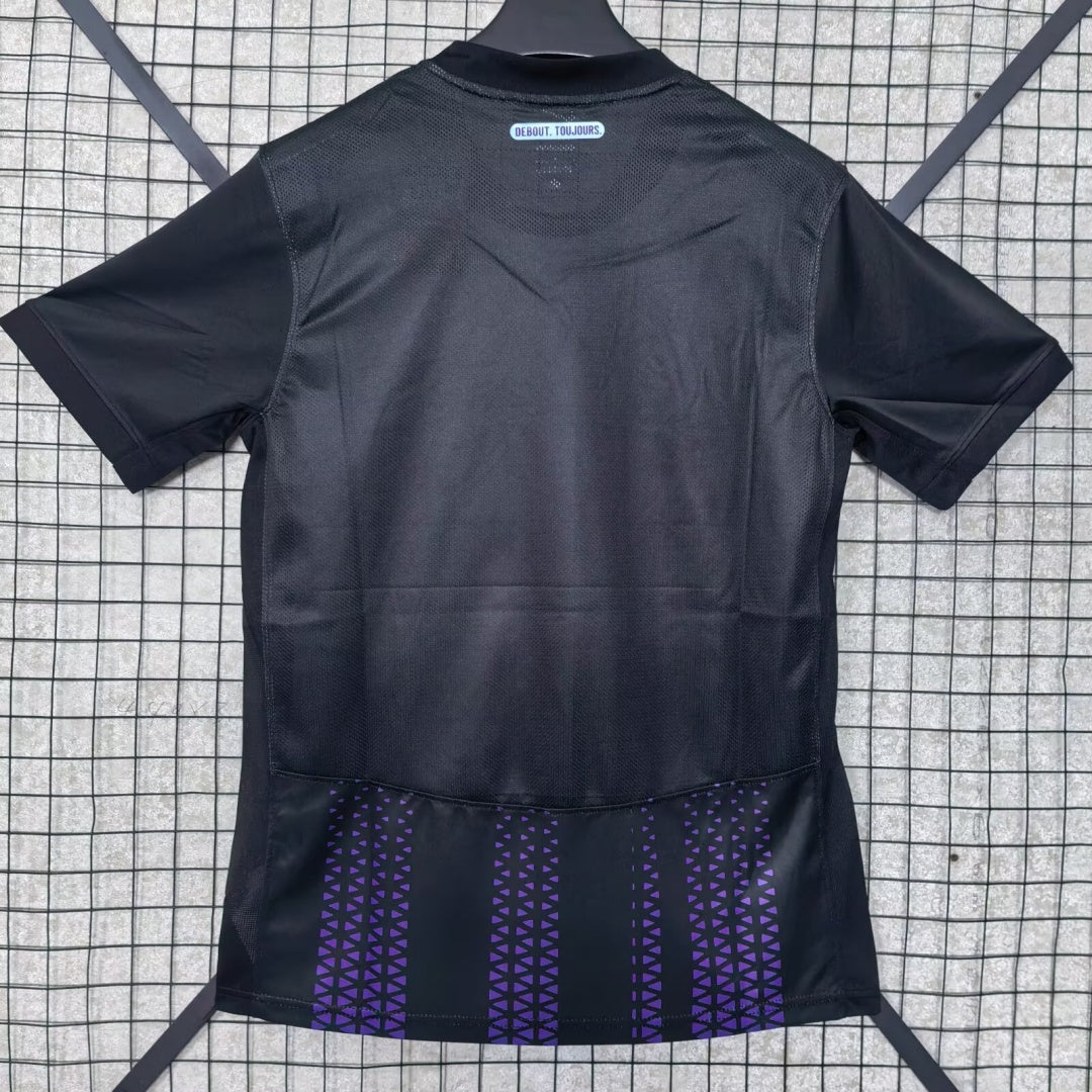 Maillot de football Toulouse Third 25/26 de la marque Le 12 -ème Maillot, vue de face, en bleu avec logo et détails.
