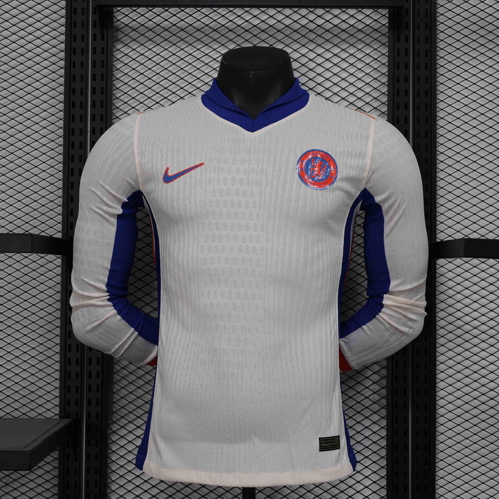 Maillot Chelsea extérieur manches longues 2024-25, Le 12 -ème Maillot, vue de face avec logo et détails du jersey.
