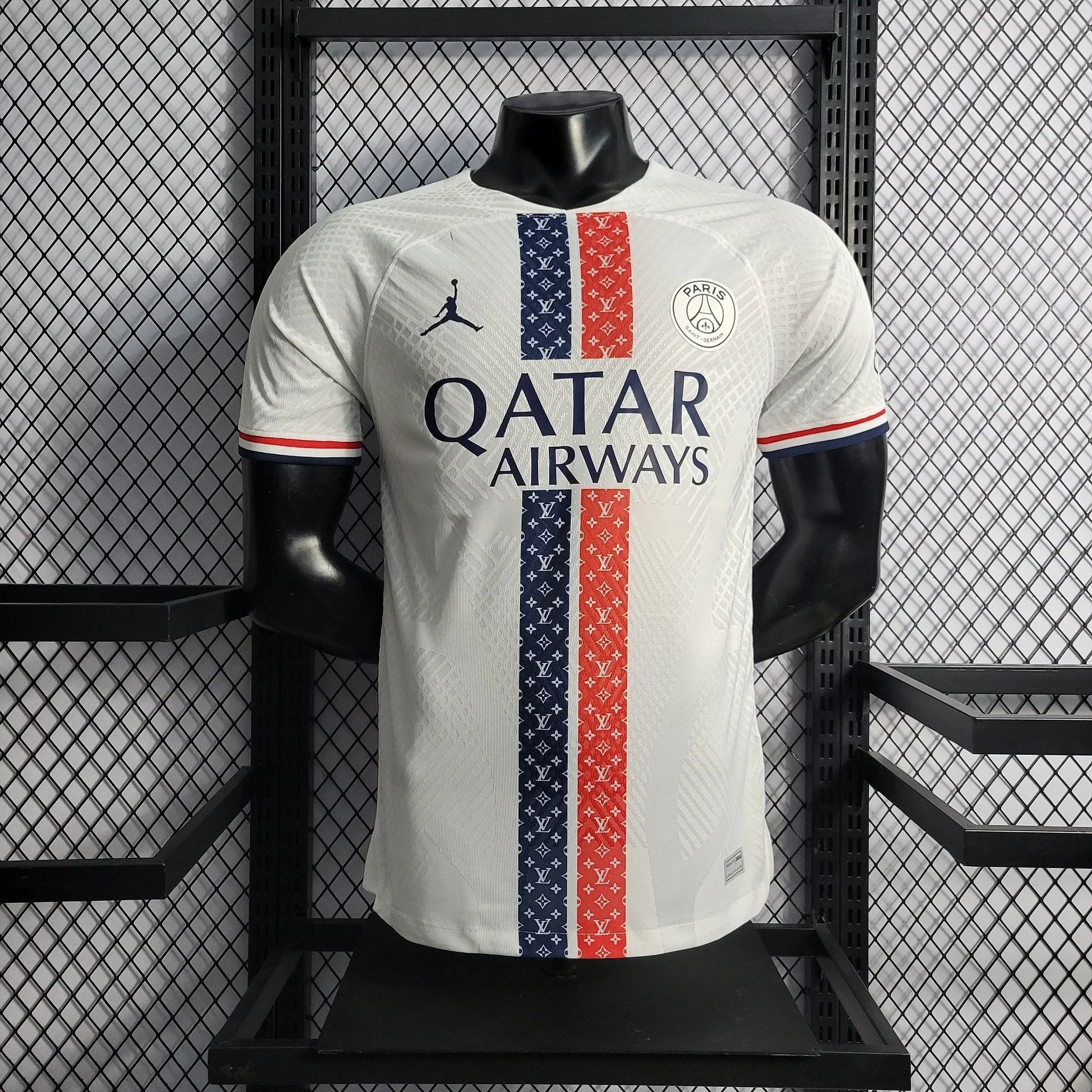 Maillot Le 12 -ème Paris 2023 2024 Concept, maillot de football avec design moderne et détail graphique, vue de face.