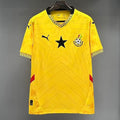Maillot de football Ghana 24/25, version spéciale jaune, par Le 12 -ème Maillot, vue de face avec logo et design distinctif