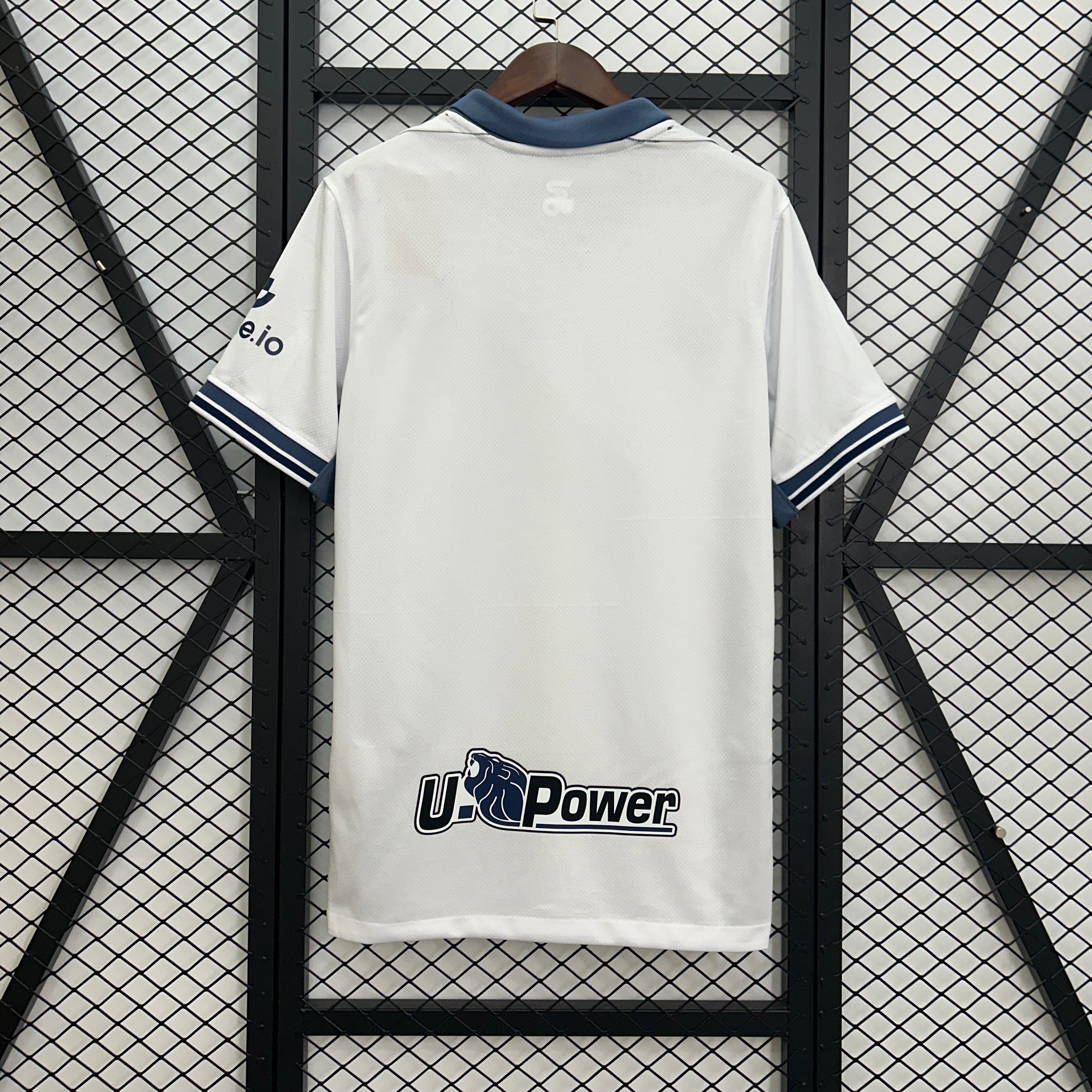 Maillot de football Inter Milan 25/26, version spéciale, marque Le 12 -ème Maillot, vue front avec logo et détails.