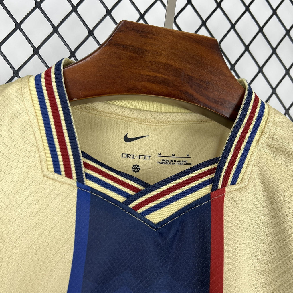 Maillot FC Barcelone Concept 2026-27 de Le 12 -ème, maillot de football bleu avec logo du club et détails modernes.
