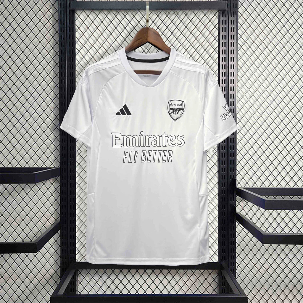 Maillot Arsenal 2023-2024 édition spéciale de la marque Le 12 -ème Maillot, vue de face avec logo et détails du design.
