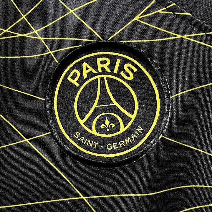 Maillot Paris Saint-Germain saison 2023-2024 édition quatrième, marque Le 12 -ème Maillot, devant avec logo du PSG et détails modernes