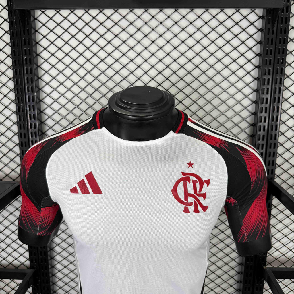 Maillot Flamengo extérieur 2025-26 de la marque Le 12, vue de face avec logo et design aux couleurs rouges et noires.