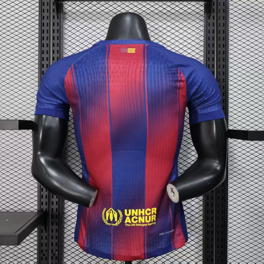 Maillot domicile Barcelone 25/26, modèle de joueur, marque Le 12 -ème Maillot, avec logo et détails du maillot de football.