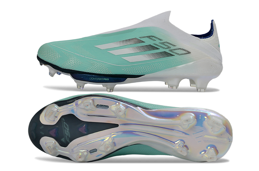 Crampons Adidas F50+.1 pour football, fixation robuste et semelle en caoutchouc, idéal pour terrain en herbe naturelle.