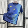 Maillot Tottenham 25/26 Le 12 -ème Maillot, maillot de football avec logo et détails du design, vue de face.
