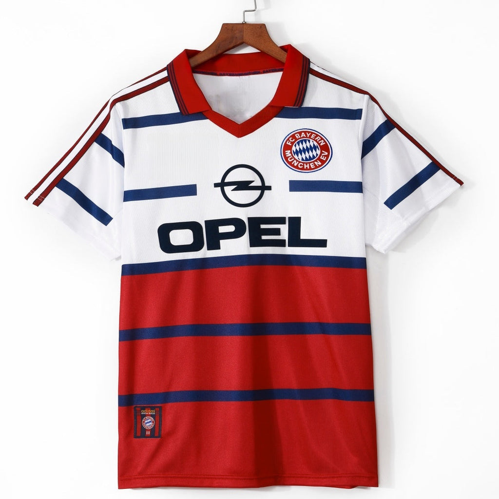 Maillot extérieur rétro Bayern Munich 1998-2000 Le 12-ème Maillot, maillot de football en tissu avec logo et couleurs classiques.