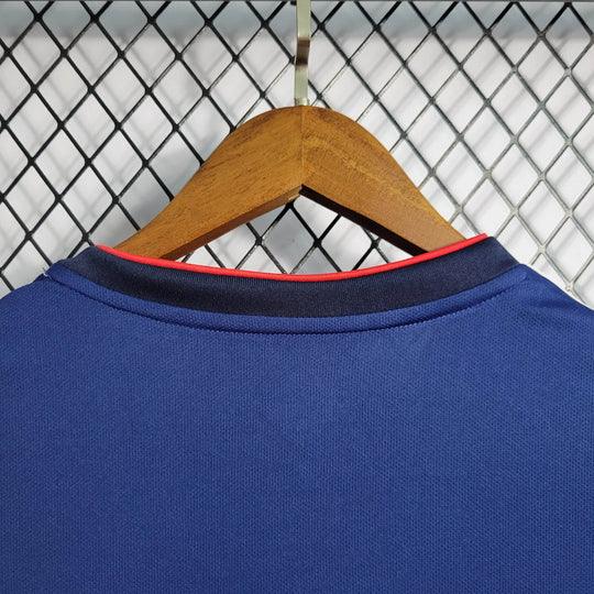 Maillot de football rétro Japon 2018 de la marque Le 12 -ème Maillot, vue frontale avec design officiel et logo national.