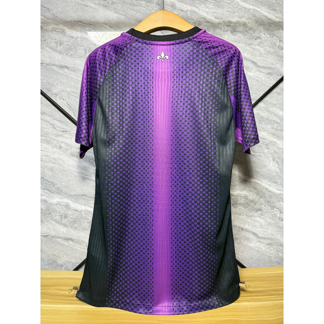 Maillot PSG 25/26 pour joueur Le 12-ème Maillot, violet, taille C, tissu respirant, logo PSG visible.
