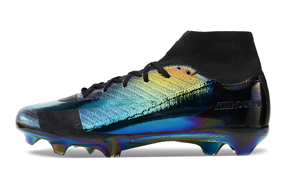 Crampons Mercurial Superfly IIX Elite de Le 12 -ème Maillot, vue de face avec crampons en acier et design noir et orange