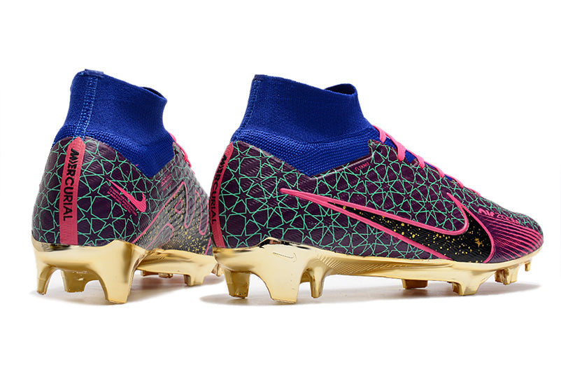 Crampons Mercurial Superfly IX Elite pour football, chaussures de sport avec pointes métalliques pour traction et performance.