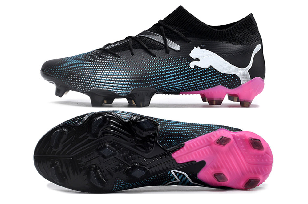 Crampons Le 12 -ème Maillot FUTURE 7 ULTIMATE pour escalade, montrant la structure et les pointes en acier.