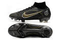 Crampons Mercurial Superfly IX Elite pour football, semelles en métal avec pointes, en bleu et noir, fixation solide.