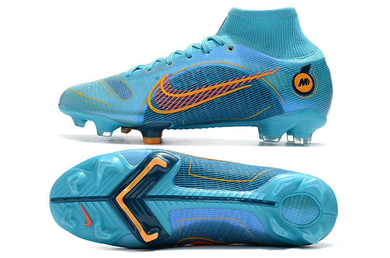 Crampons Mercurial Superfly IX Elite de Le 12 -ème Maillot, vue en gros plan avec crampons en acier sur la semelle.