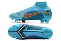 Crampons Mercurial Superfly IX Elite de Le 12 -ème Maillot, vue en gros plan avec crampons en acier sur la semelle.