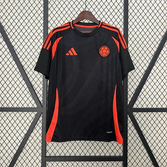 Maillot extérieur de football Colombie 2024/2025 Le 12, maillot de sport avec logo et design officiel, vue de face.
