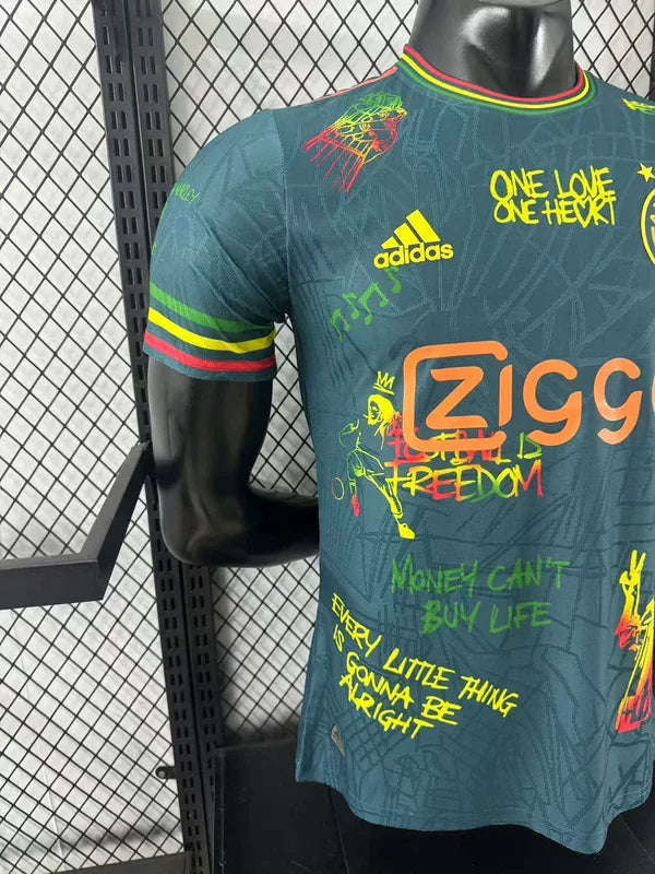 Maillot Ajax concept 2025-26 de Le 12 -ème Maillot, vue de face avec design moderne et détails du kit de football.
