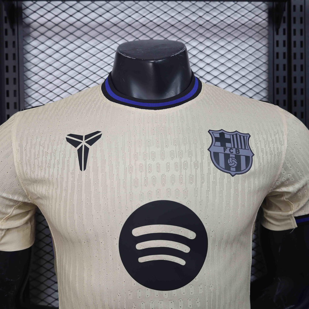 Maillot extérieur FC Barcelone 2025-26 Le 12 -ème, maillot de football avec logo et design moderne visible sur l'image.