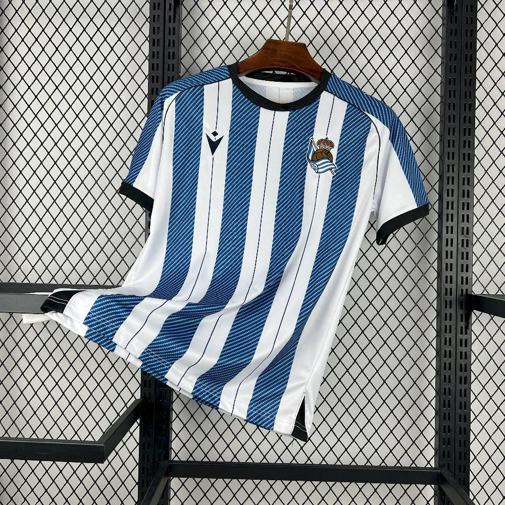 Maillot de football Real Sociedad 2025-26 par Le 12 -ème Maillot, maillot officiel avec logo et design de l'équipe.