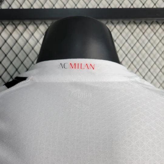 Maillot extérieur AC Milan saison 2023-2024, Le 12 -ème Maillot, vue front avec logo et détails du maillot de football.