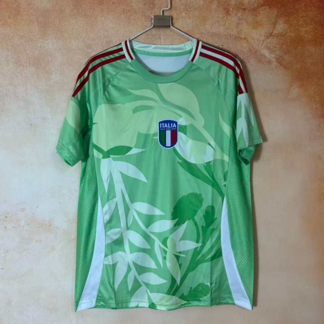 Maillot extérieur 2024/2025 de l'Italie, marque Le 12 -ème Maillot, avec logo et détails traditionnels, vue front.