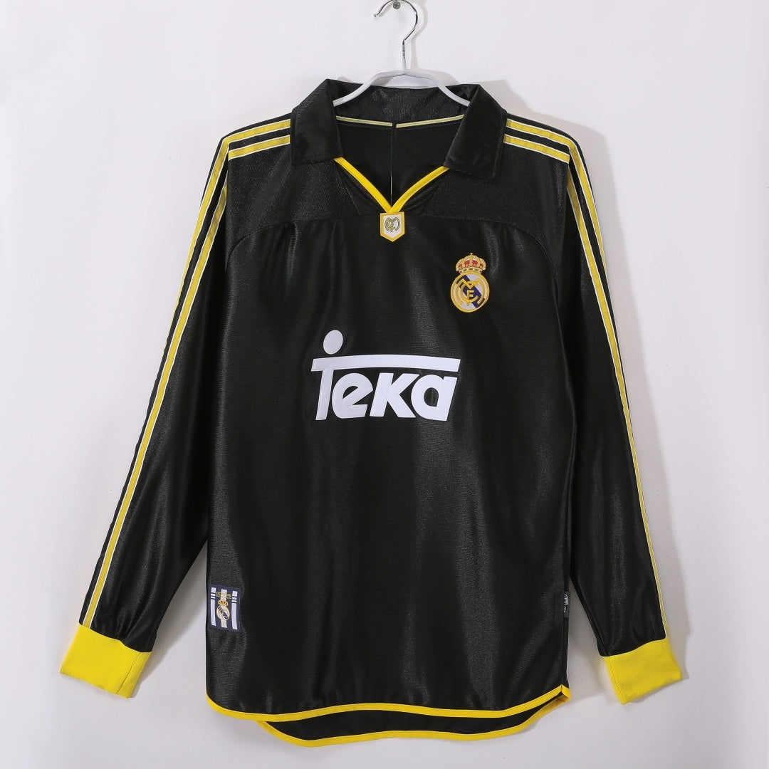 Maillot rétro Real Madrid extérieur à manches longues, année 1999-2001, marque Le 12 -ème Maillot, couleur blanche avec logo.