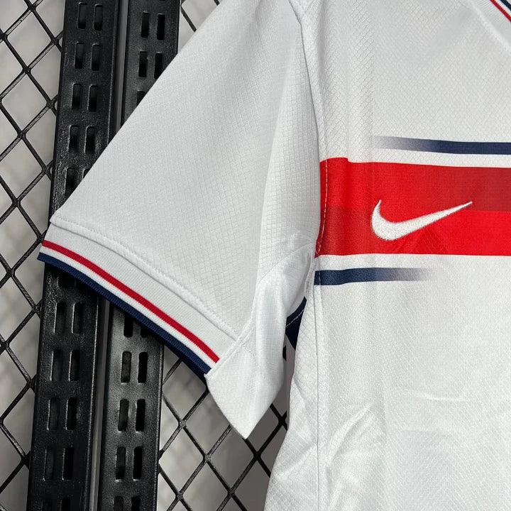 Maillot de football Angleterre 2024-2025 Le 12-ème Maillot, maillot officiel avec logo et design sportif.