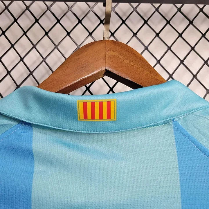 Maillot rétro FC Barcelone 2007-2008 Le 12-ème Maillot, maillot de football avec logo Blaugrana et design vintage.