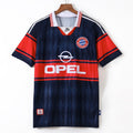 Maillot domicile rétro Bayern Munich 1997-1999 Le 12-ème Maillot, maillot de football vintage avec logo et design classique.
