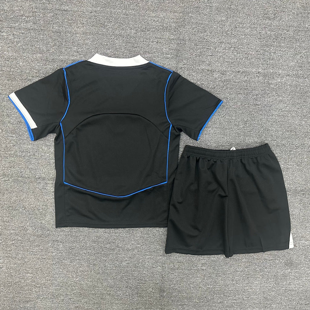 Ensemble pour enfant Chelsea Third de Le 12 -ème Maillot, maillot et short assortis en tissu sportif pour enfants.