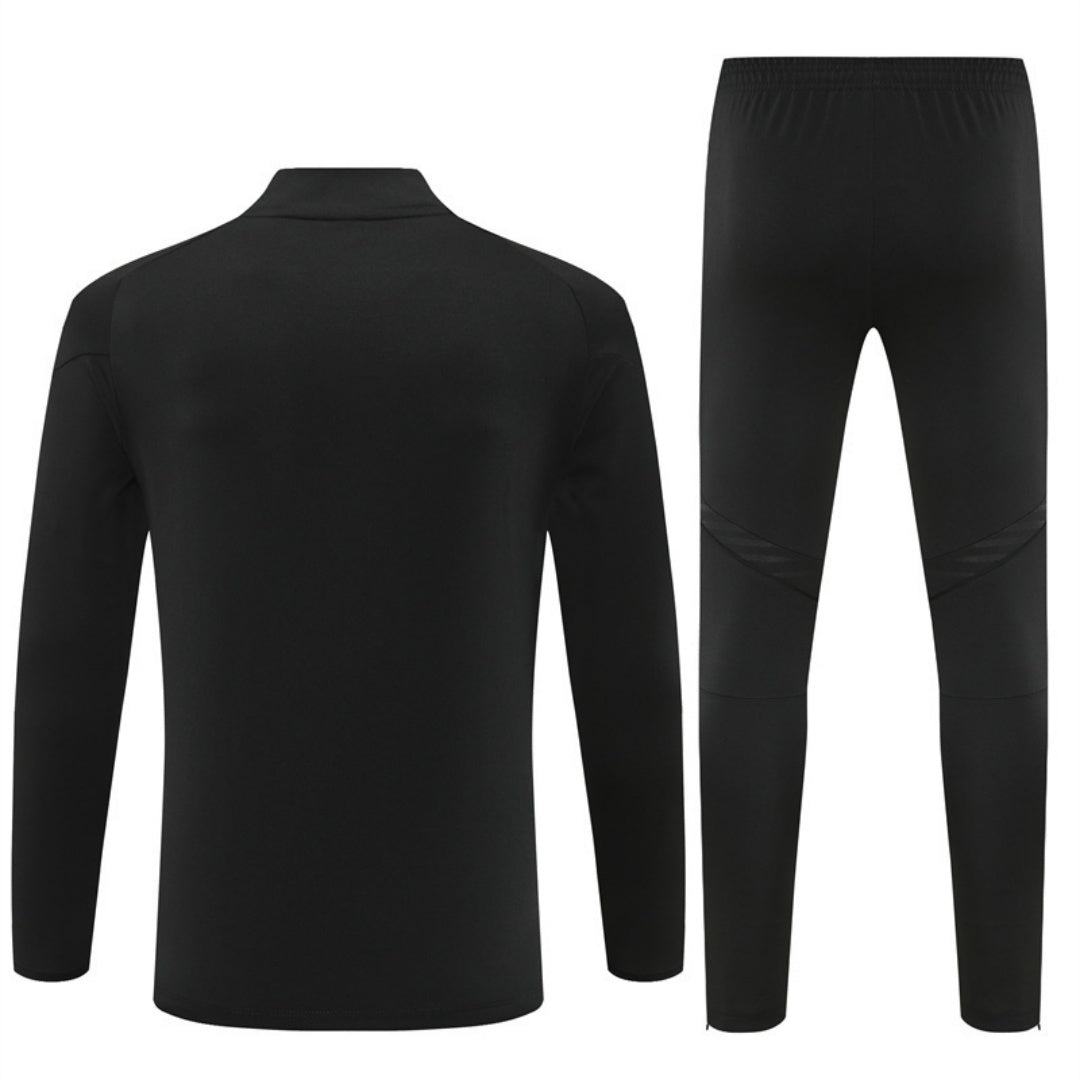 Ensemble Real Madrid noir 25/26, maillot spécial de la marque Le 12 -ème Maillot, vue de face avec logo et design distinctif