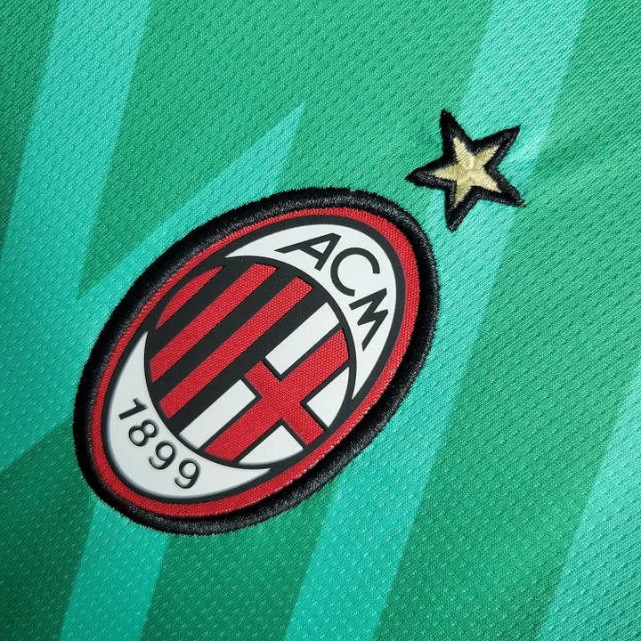 Maillot de gardien AC Milan 2023-2024 Le 12-ème Maillot, maillot de football avec logo et détails du maillot de gardien.