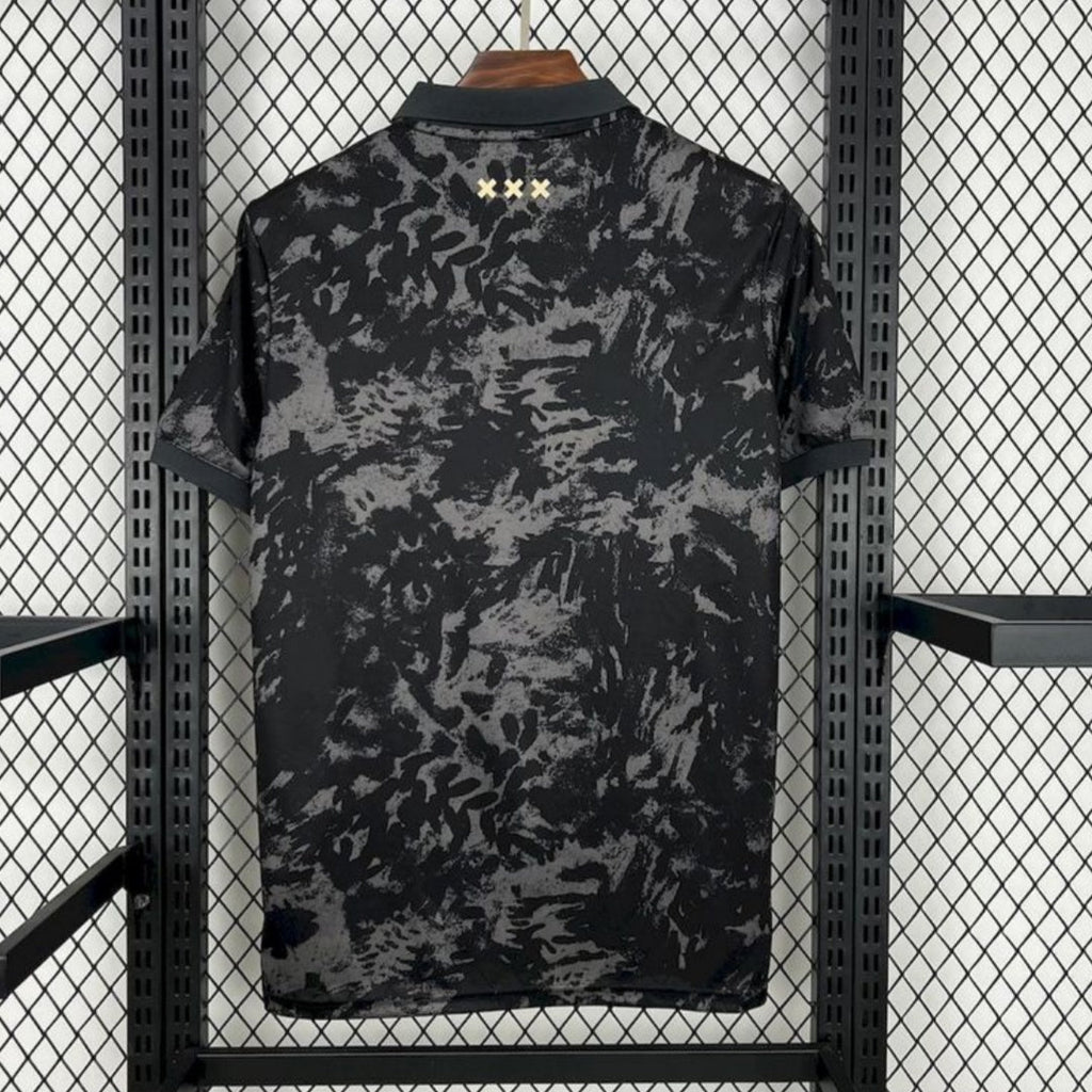 Maillot de football AJAX 25/26 Stone Island Le 12-ème, maillot spécial avec logo et design distinctif, vue de face