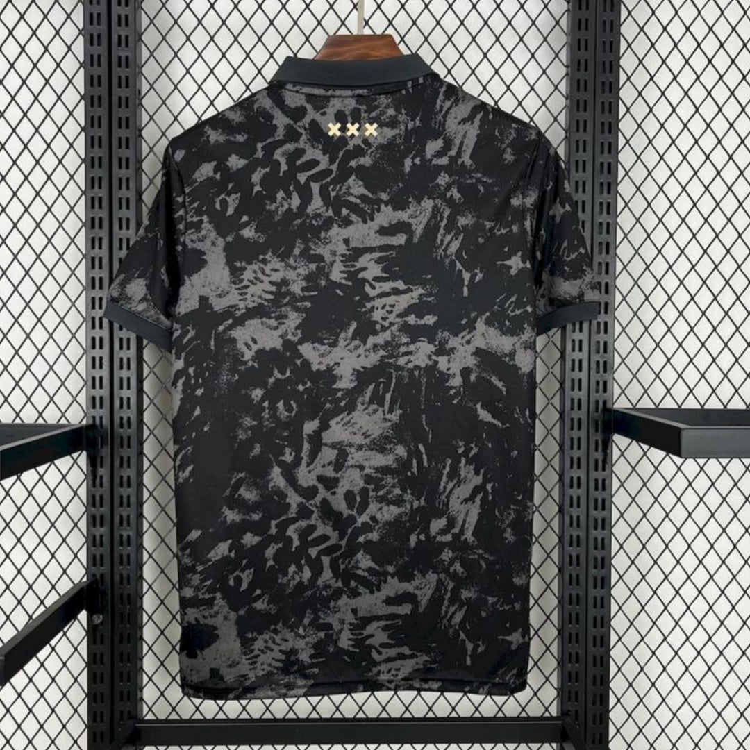 Maillot de football AJAX 25/26 Stone Island Le 12-ème, maillot spécial avec logo et design distinctif, vue de face