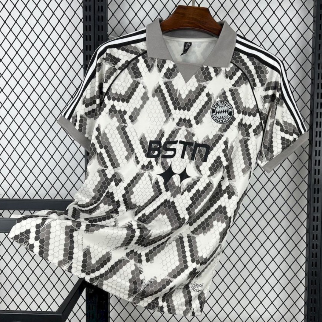 Maillot Bayern Munich Le 12ème Maillot pour enfants 25/26, maillot de football officiel avec logo de l'équipe.
