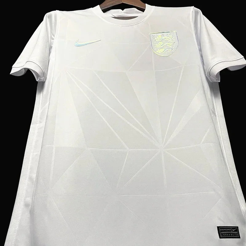 Maillot Angleterre 2022/23 concept de Le 12 -ème Maillot, devant avec logo et design moderne, tissu sportif visible.