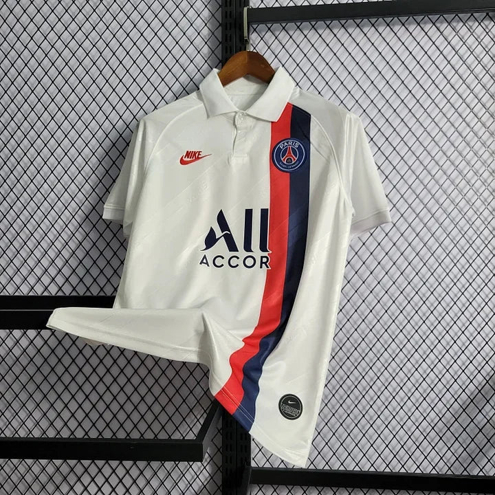 Maillot Paris Retro 2019-2020 de Le 12 -ème, maillot de football avec logo et détails vintage, vue frontale.
