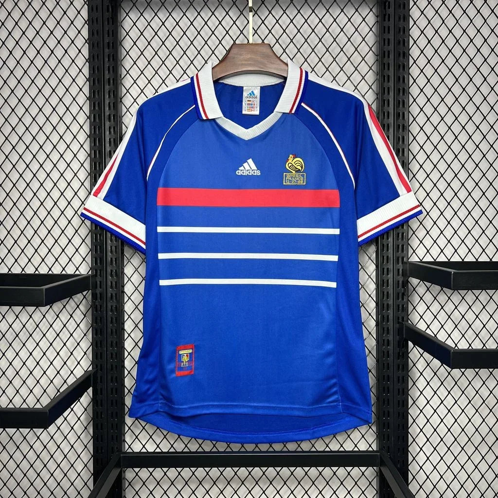 Maillot de football France saison 1998 rétro, jersey Le 12 -ème Maillot, vue de face avec détails du design vintage.