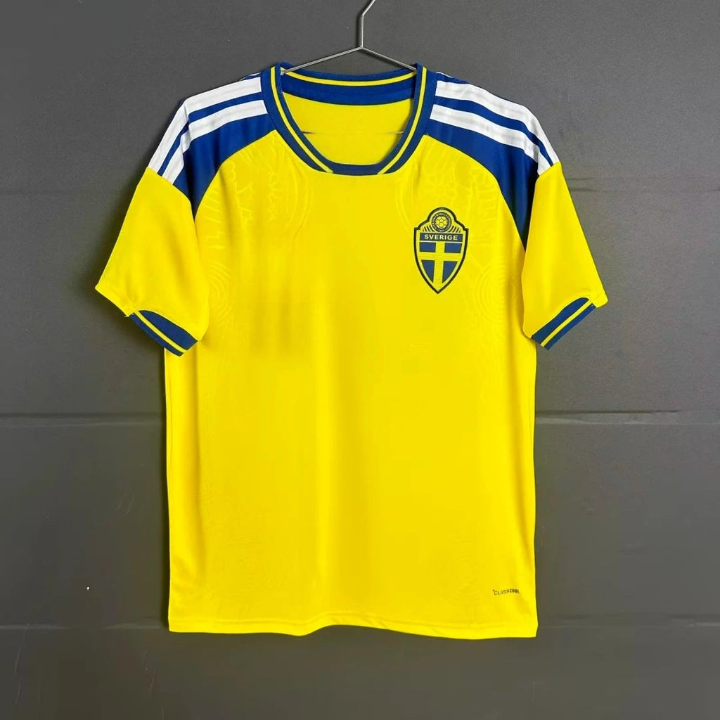 Maillot domicile 25/26 en suède de Le 12 -ème Maillot, vue de face avec logo et détails du maillot de football.