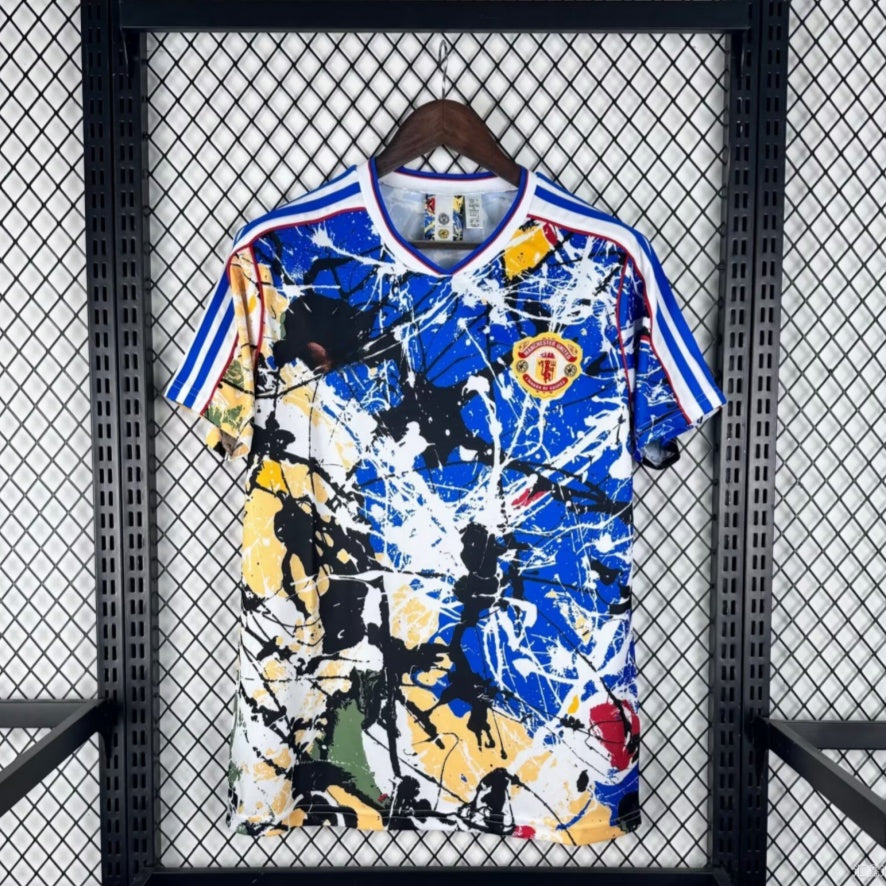 Maillot Manchester United 25/26 Le 12 -ème Maillot, maillot de football avec logo et détails du design officiel.
