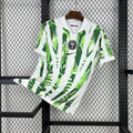 Maillot Nigeria 2025/26 de la marque Le 12 -ème Maillot, vue de face avec logo et design aux couleurs du Nigeria.